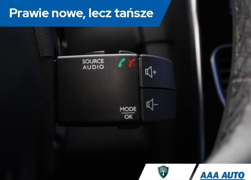 Renault Clio cena 45000 przebieg: 39667, rok produkcji 2017 z Łęczna małe 301